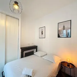 cosy-appart-rue-st-cyr.hotels-rhonealpes.com/